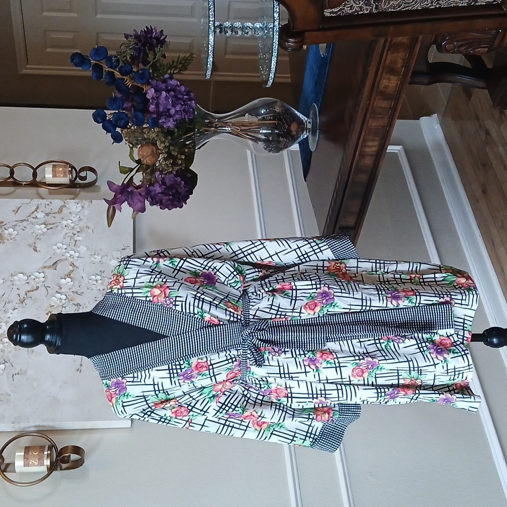Victoria's Secret Gold Label Floral Kimono Robe. Size OS - Picture 5 of 17